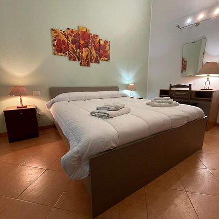 Apartamento Hola Cathedral House Cadorna Palermo Exterior foto
