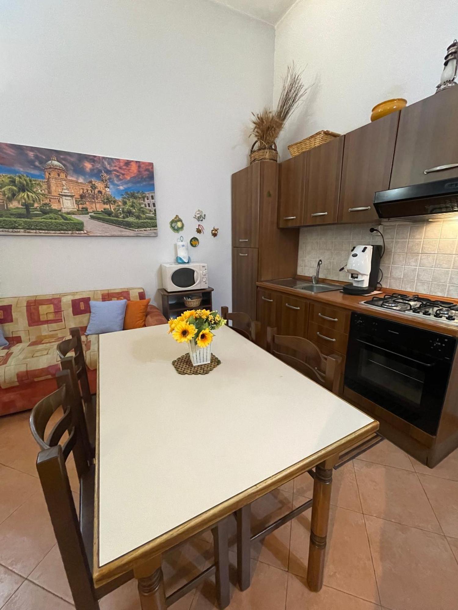 Apartamento Hola Cathedral House Cadorna Palermo Exterior foto