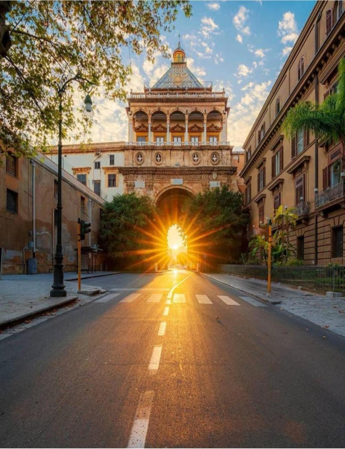 Apartamento Hola Cathedral House Cadorna Palermo Exterior foto