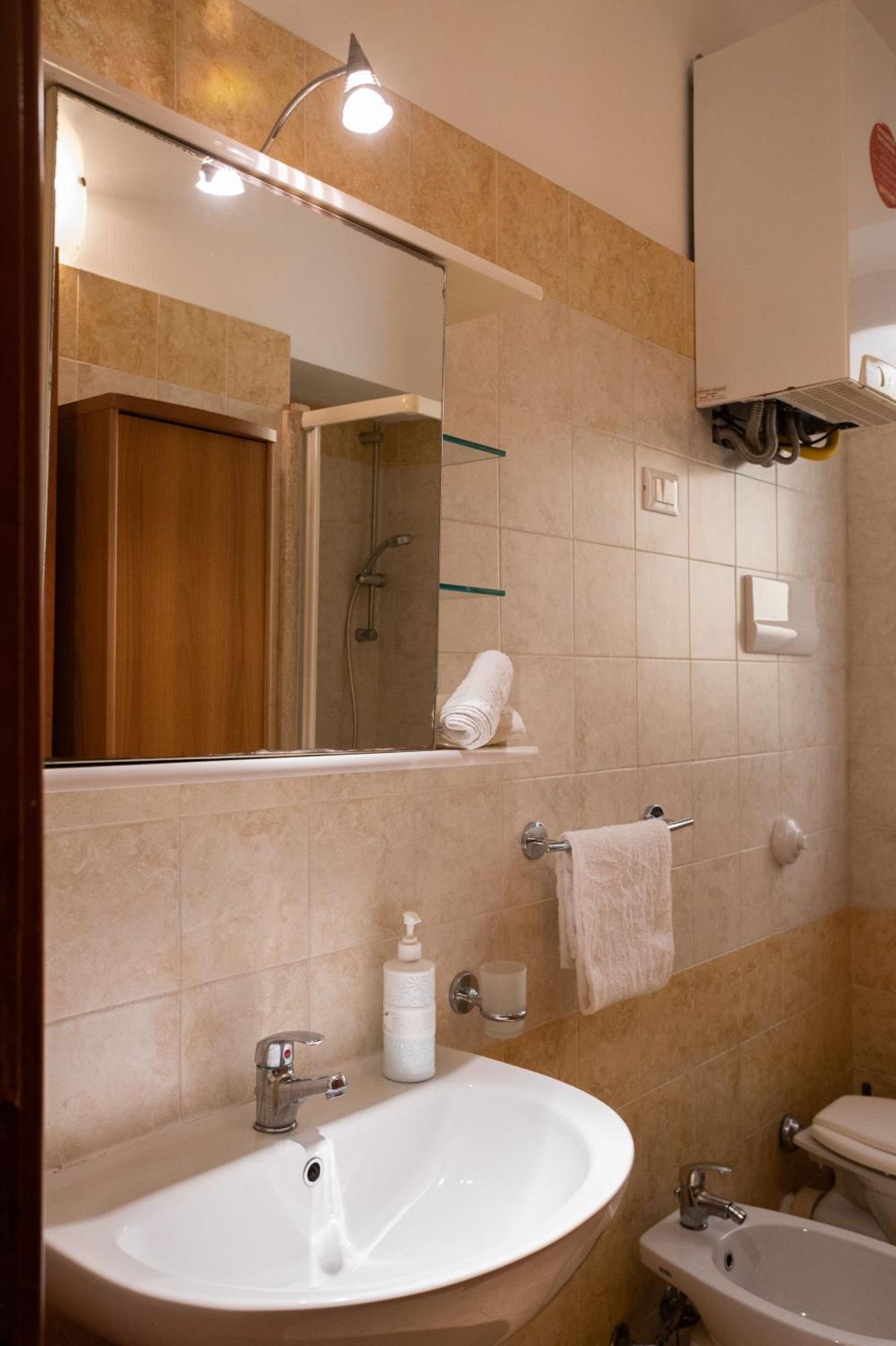 Apartamento Hola Cathedral House Cadorna Palermo Exterior foto